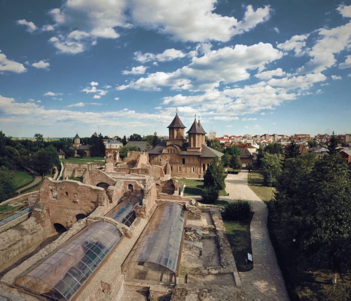 Biserica_Domnească_Adormirea_Maicii_Domnului_(2) (1)