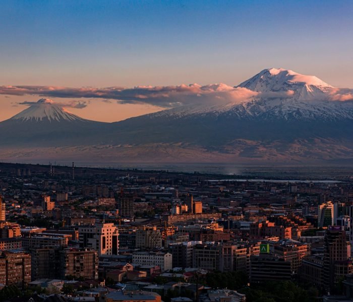 aleksandr-popov-OfRkyh3xYoI-unsplash (1)