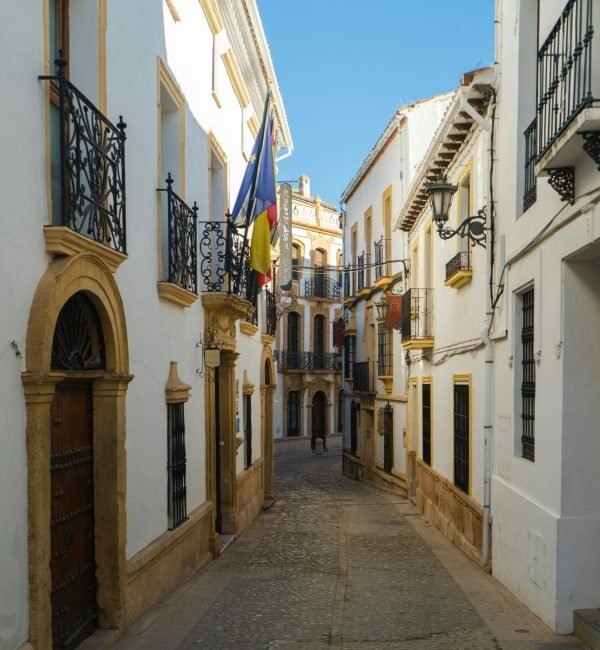 alex-FMCYBLR71_0-unsplash (1)