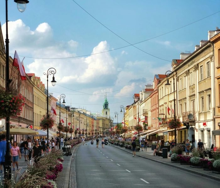 victor-malyushev-XEAoXLVsCRE-unsplash (1)