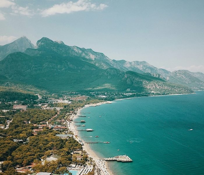 vitaliy-zamedyanskiy-SnhQR6QO7I4-unsplash (1)